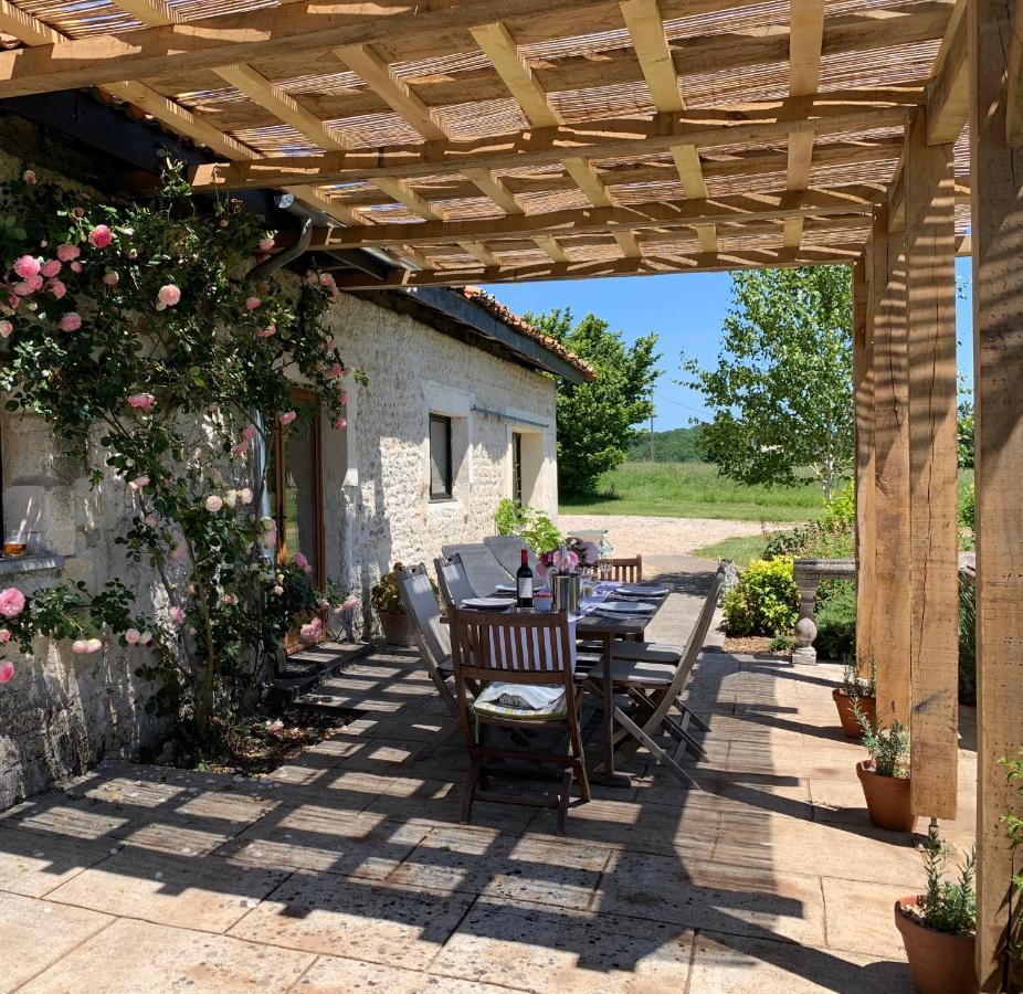 Villa Chez Sarrazin Brossac Exterior foto
