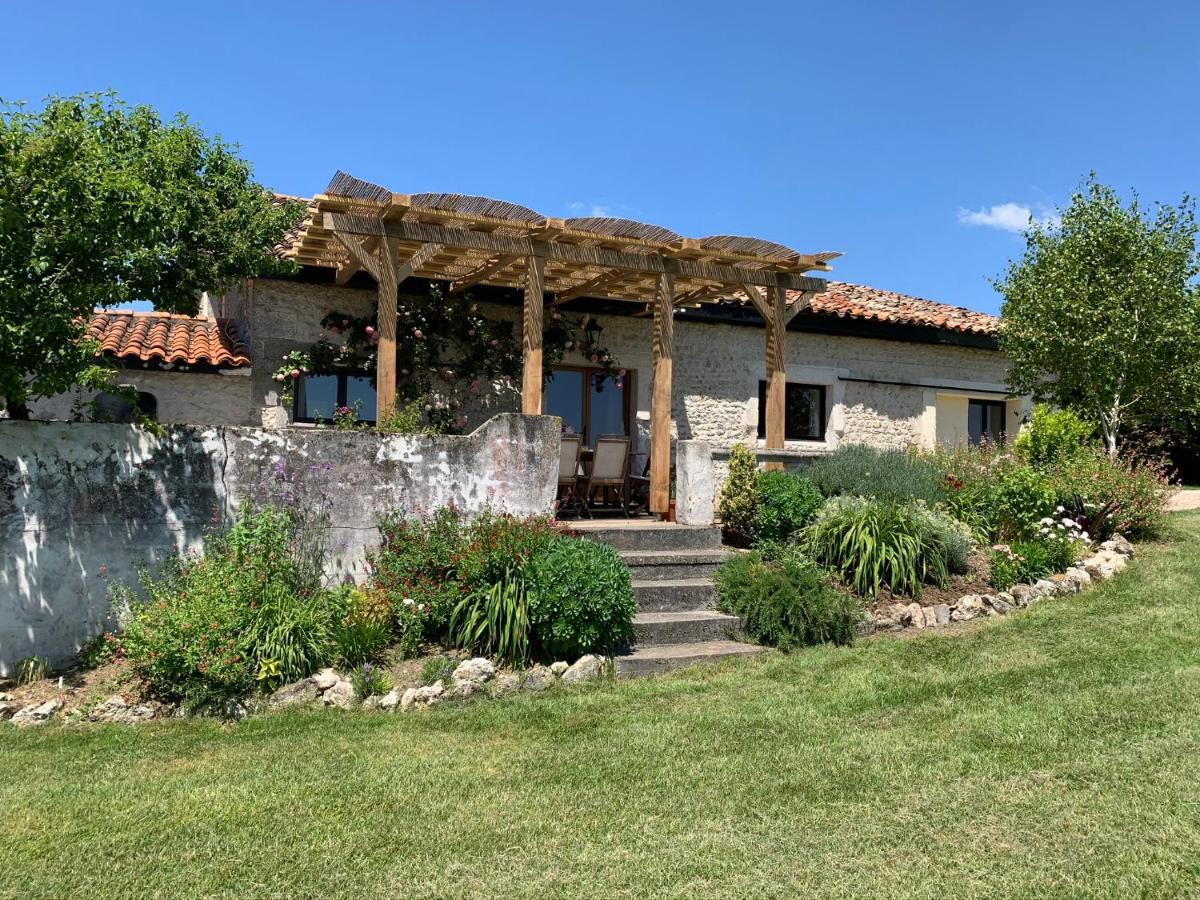 Villa Chez Sarrazin Brossac Exterior foto