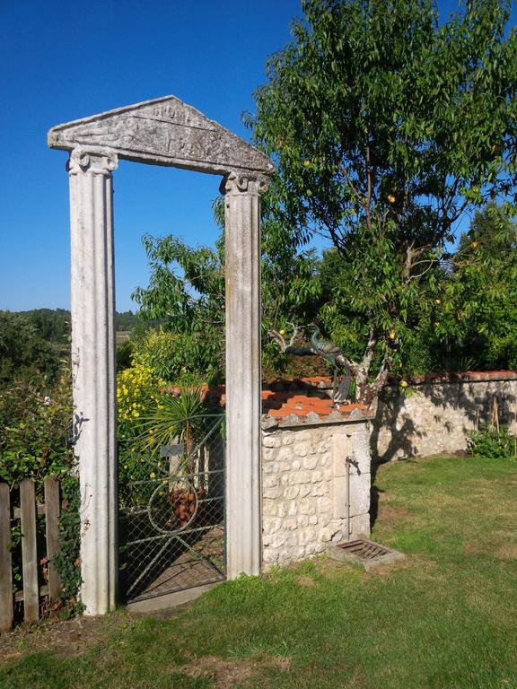 Villa Chez Sarrazin Brossac Exterior foto